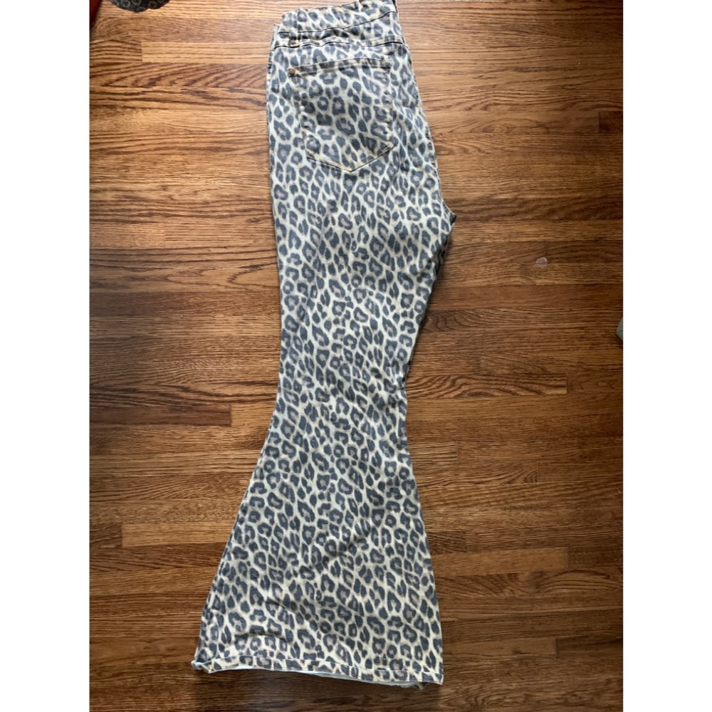 Judy Blue Leopard Print Super Flare Jeans